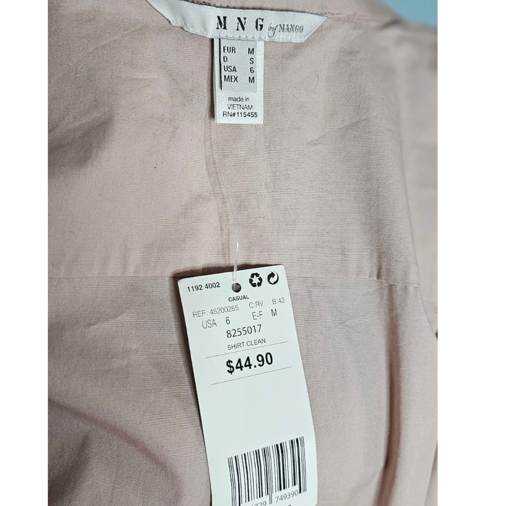 Elegant Women's Pink Button-Down Shirt - Picture 4 of 6